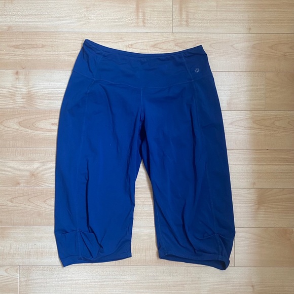 Blue Lululemon Quarter Length Yoga Pants - Picture 1 of 5